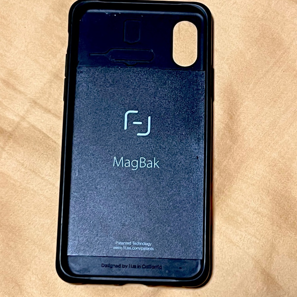 iPhone X mag case